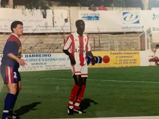Edinho (à direita) foi emprestado ao Barreirense com 20 anos
