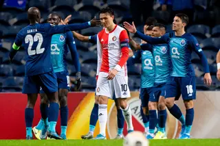 FC Porto sorri (mas molha-se) em tempestade de golos
