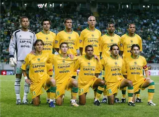 Depois de uma época no Beira-Mar e no Gil Vicente Geraldo (3ª atrás a partir da esquerda) jogou no Paços de Ferreira