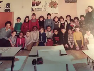 Madjer (5º em baixo à direita), com a turma da 2ªclasse na escola primária, no Estoril.