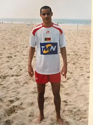 Madjer numa das primeiras representações de Portugal em futebol de praia