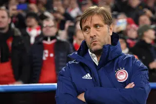 A primeira experiência fora de Pedro Martins como treinador é no Olympiacos da Grécia