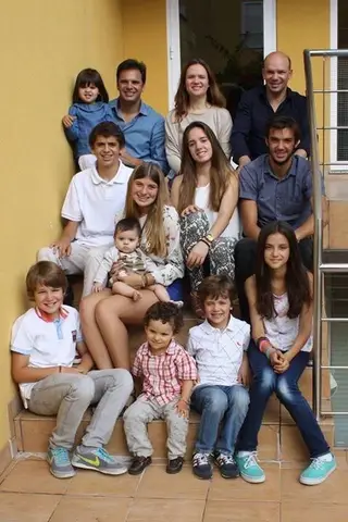 Pedro Barny, com os irmãos, os filhos e sobrinhos