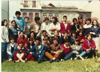 Turma do 11º ano de Pedro Barny (o 6º a partir da esquerda), ao lado de Paulo Jorge Pereira, atual selecionador de andebol.