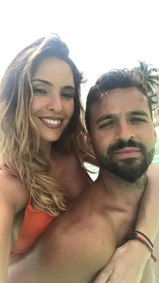 Com a namorada Cindi