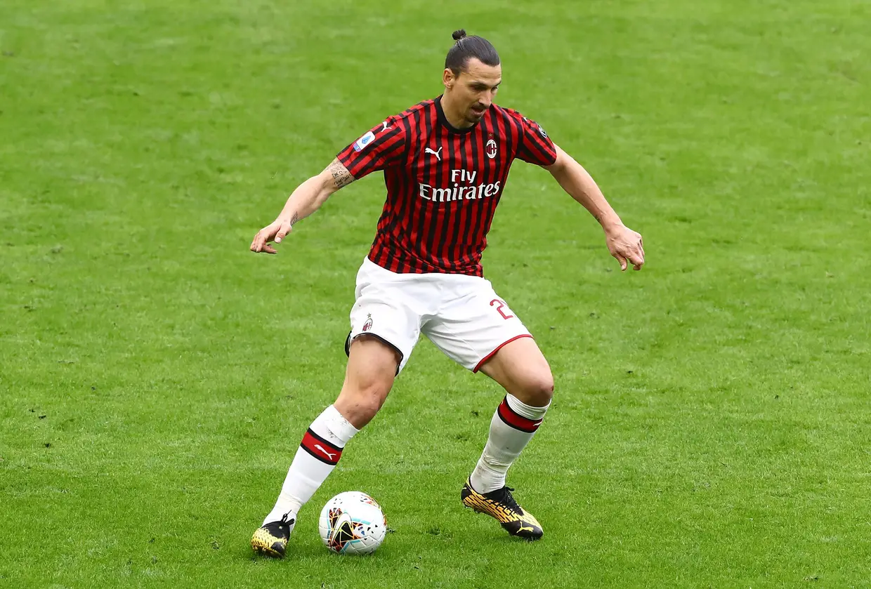 Zlatan Ibrahimovic (avançado), 38 anos, AC Milan (Itália), valor de mercado €3,5 milhões