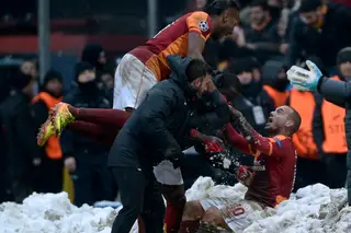 Galatasaray - Juventus: Um jogo da Champions dividido em dois dias, com neve e Pedro Proença e Duarte Gomes pelo meio
