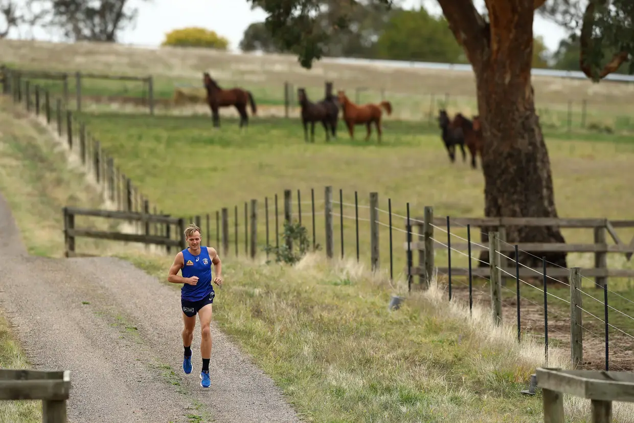 Will Hayes, jogador australiano dos Western Bulldogs, em Euroa
