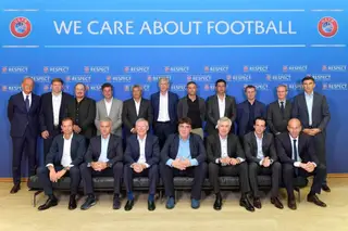 Rui Vitória (o 4º atrás à direita) no Fórum de Treinadores de Elite