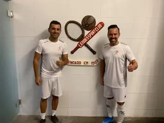 Jorge Teixeira (à direita) com o amigo Miguel Ribeiro com quem jogou na formação do Leixões