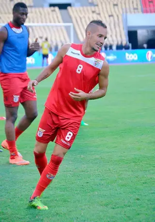 Hélio num treino pelo Benfica de Luanda onde jogou em 2015 e 2016
