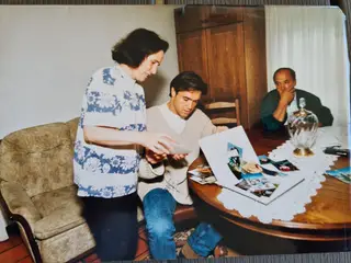 Hugo com os pais antes de partir Itália