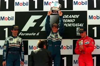 O pódio do último GP Portugal, em 1996, ainda no Estoril: o vencedor Jacques Villeneuve, com Damon Hill e Michael Schumacher