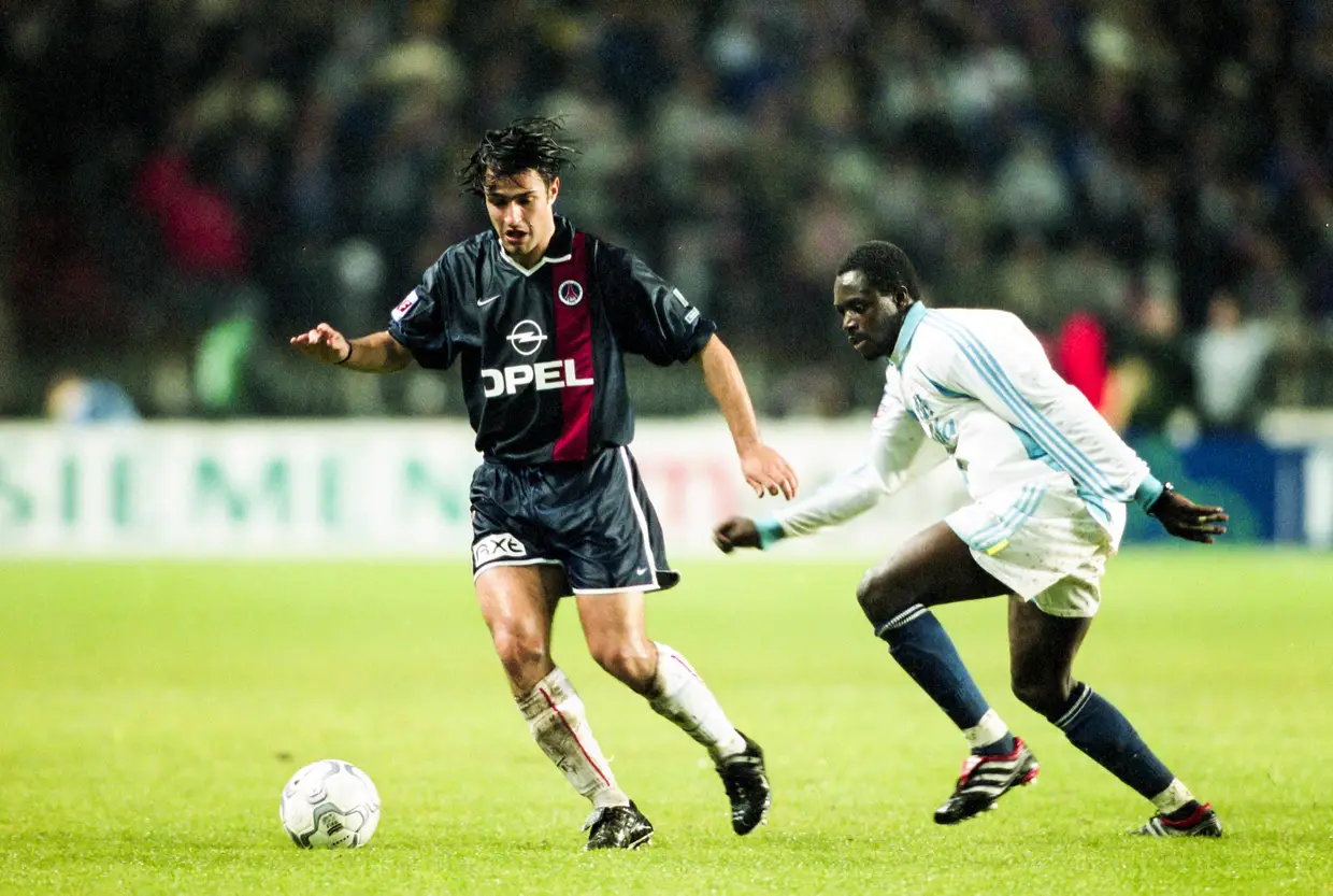Hugo Leal - 2001