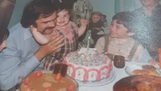 Ao colo do pai a festejar um ano de vida