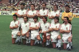 Álvaro (2º atrás à direita ao lado do guarda redes) no Mundial do Mexico em 1986