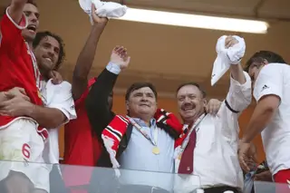 Álvaro e Camacho festejam a conquista da Taça de Portugal pelo Benfica