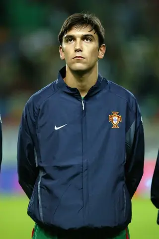 Paulo Ferreira entrou apenas no primeiro e no último jogo do Euro 2004