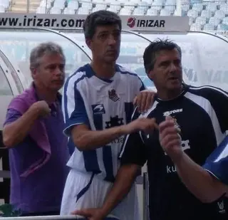 Imanol, o atual treinador da Real Sociedad, ao centro