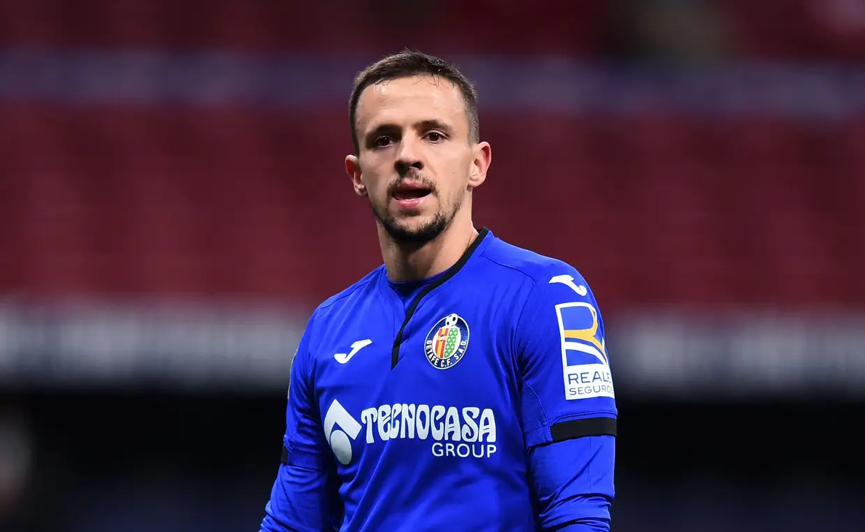Maksimovic: central do Nápoles emprestado ao Getafe