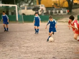 Com a bola num jogo pela ADCEO