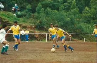 Leonel, com a bola, a jogar pelo União da Madeira