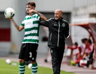 Leonel Pontes foi treinador principal do Sporting durante quatro jogos na época 2019/2020