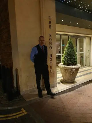 Idalécio começou a trabalhar como concierge em Março de 2019