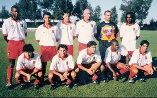 João (ao centro em baixo) com a equipa do Desportivo de Beja em 1997
