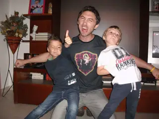 Com os dois filhos