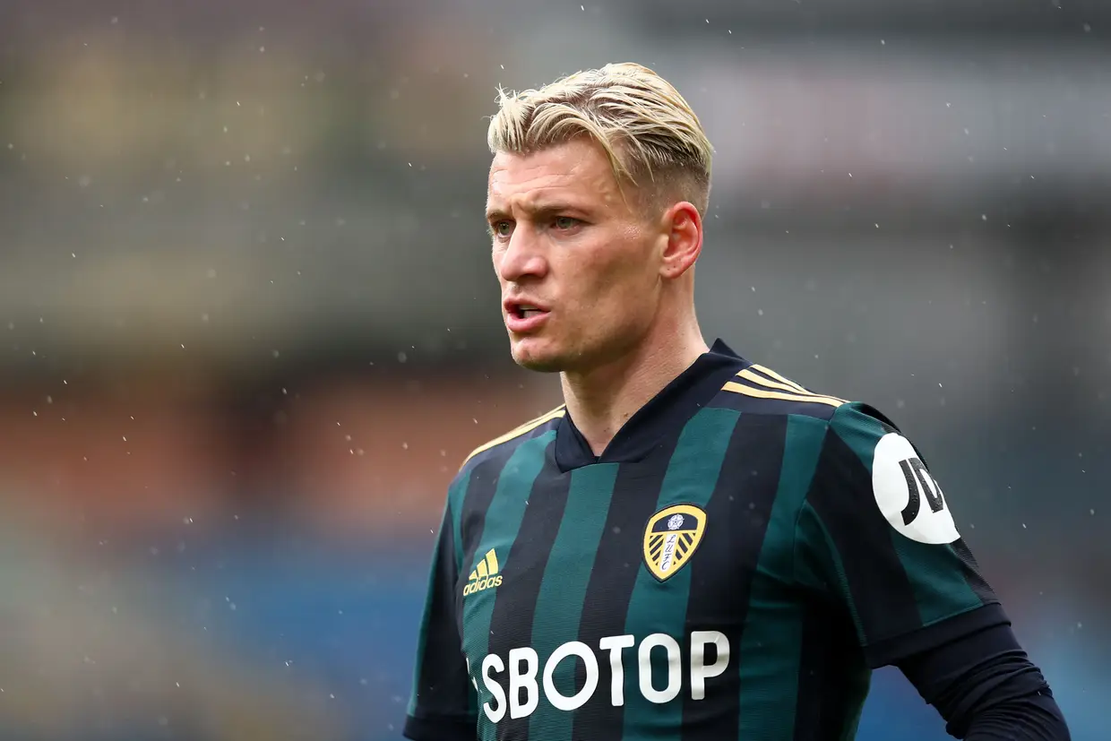 Ezgjan Alioski (Leeds)
