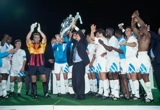 Goethals levanta o troféu da Liga dos Campeões, em 1993