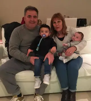Os pais de Cristiano com o sobrinho (à esquerda) e o filho dele