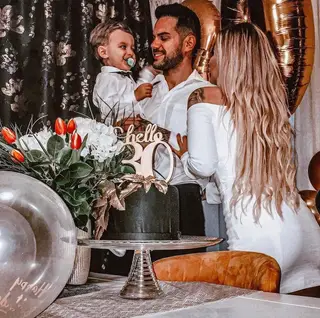 Com a mulher e o filho