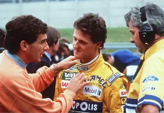 Ayrton Senna discute com Michael Schumacher após o acidente entre os dois no Grande Prémio da França de 1992