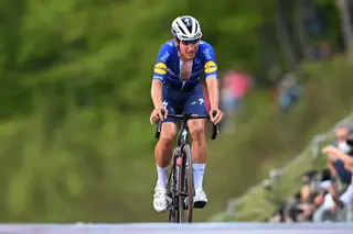 O ciclista português vai sair da Deucenik-Quikstep no final desta época. Passará a pedalar pela UAE Emirates