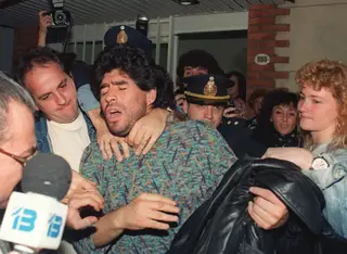 Sendo detido em Buenos Aires em 1991