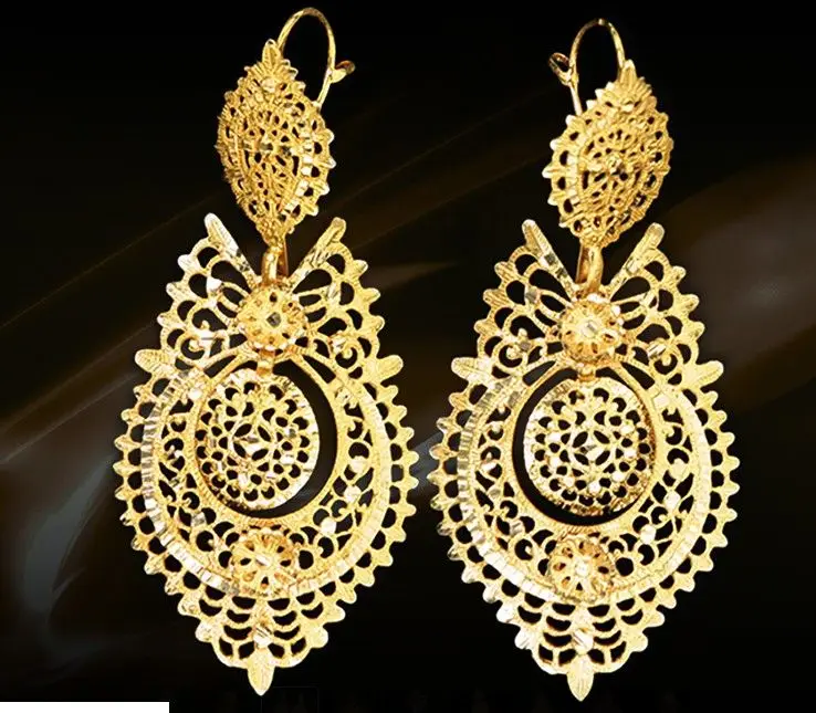 Brincos de ouro, da Ourivesaria Freitas, de Viana do Castelo, 1100€