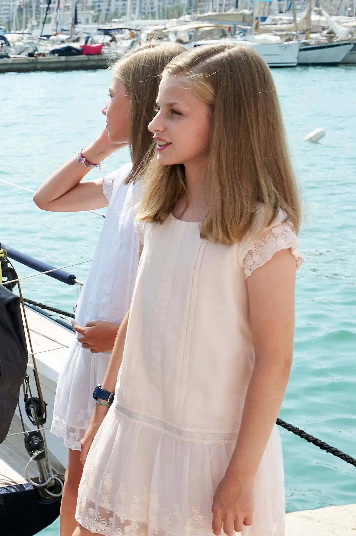 A infanta Sofía e a princesa Leonor de Espanha