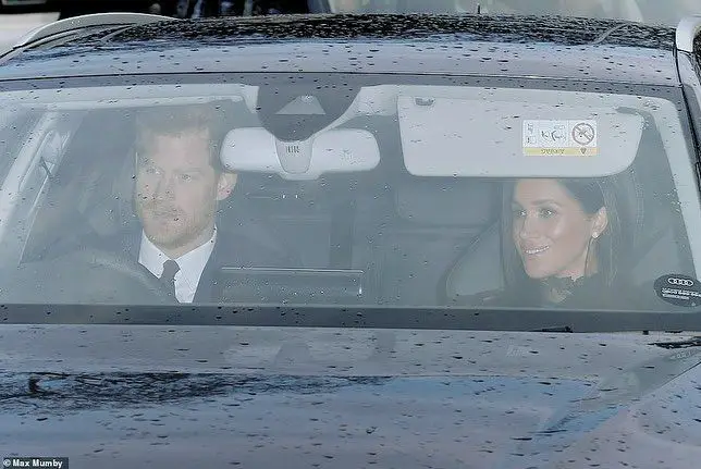 Príncipe Harry e Meghan Markle à chegada ao Palácio de Buckingham