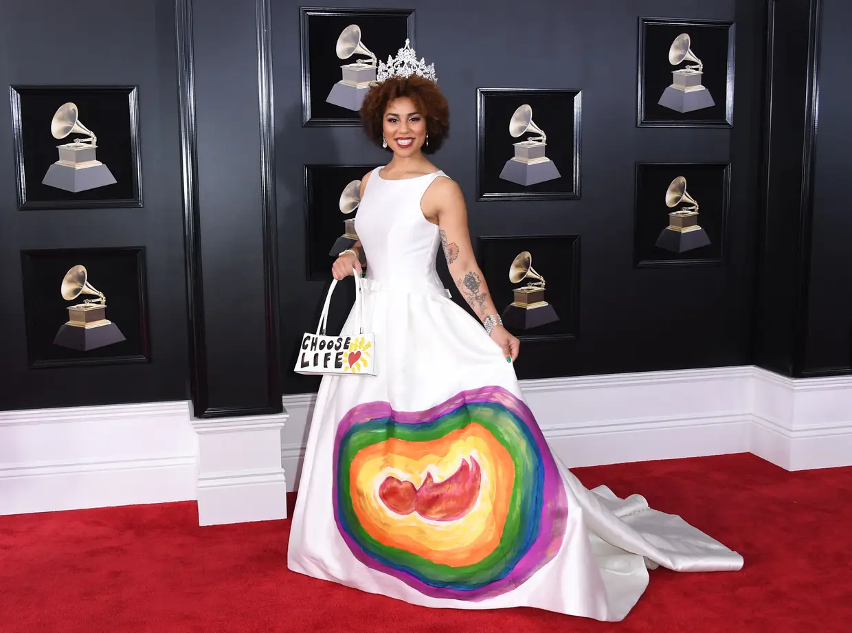 Vestido de 2018 com uma mensagem pró-vida e anti-aborto