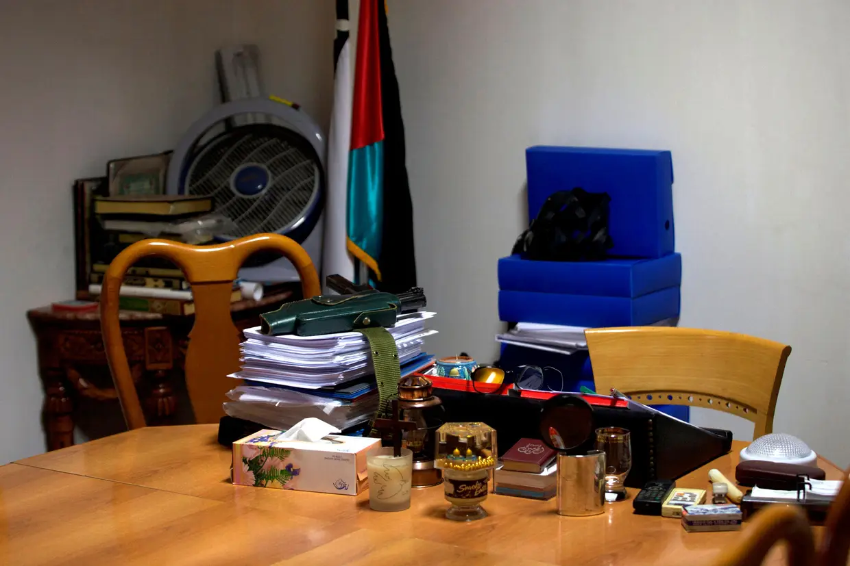 No escritório de Yasser Arafat podem ser vistos alguns dos objetos do líder palestiniano.