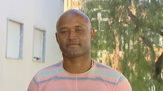 Nelson (filho de Zelinda): Retiraram-lhe a nacionalidade há 9 anos.