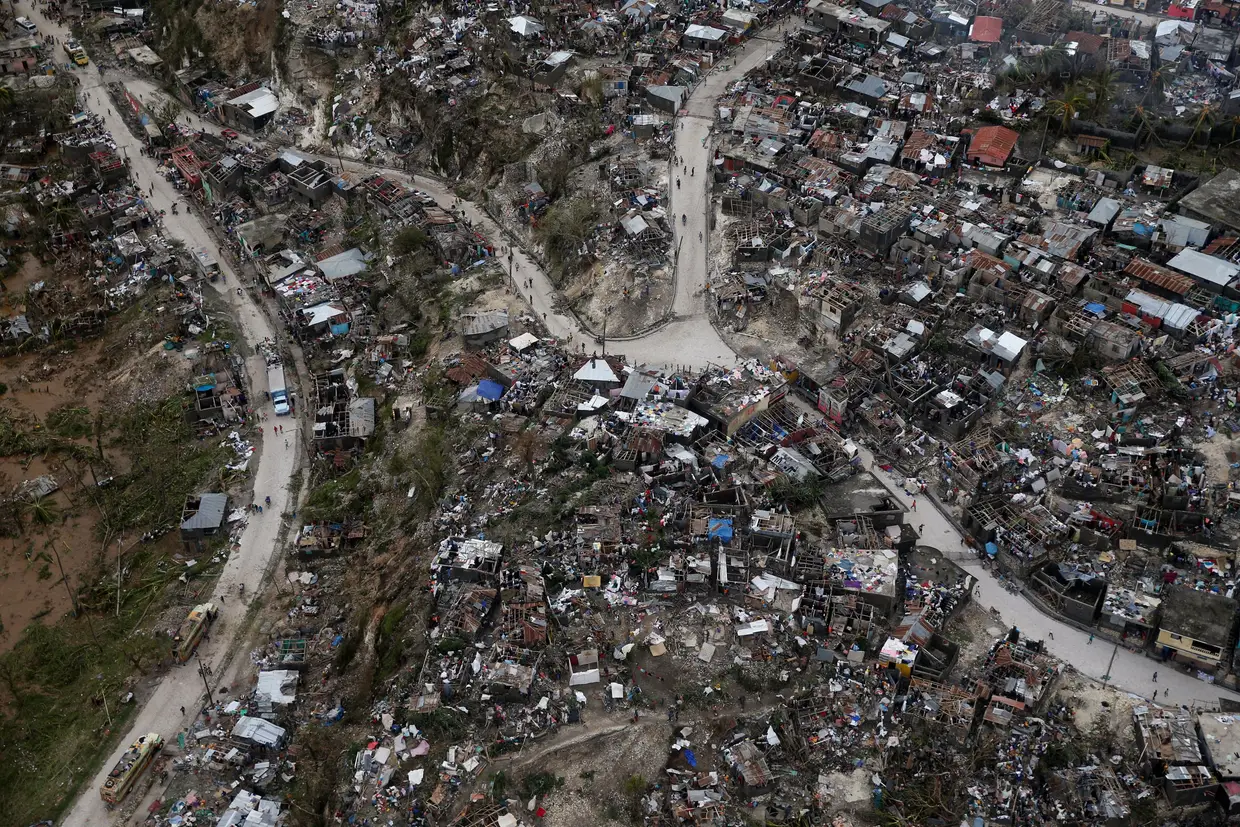 Da tragédia causada pelo Homem à devastação originada pela Natureza. Neste caso, o (pouco) que restou do Haiti depois da passagem do furacão Matthew.