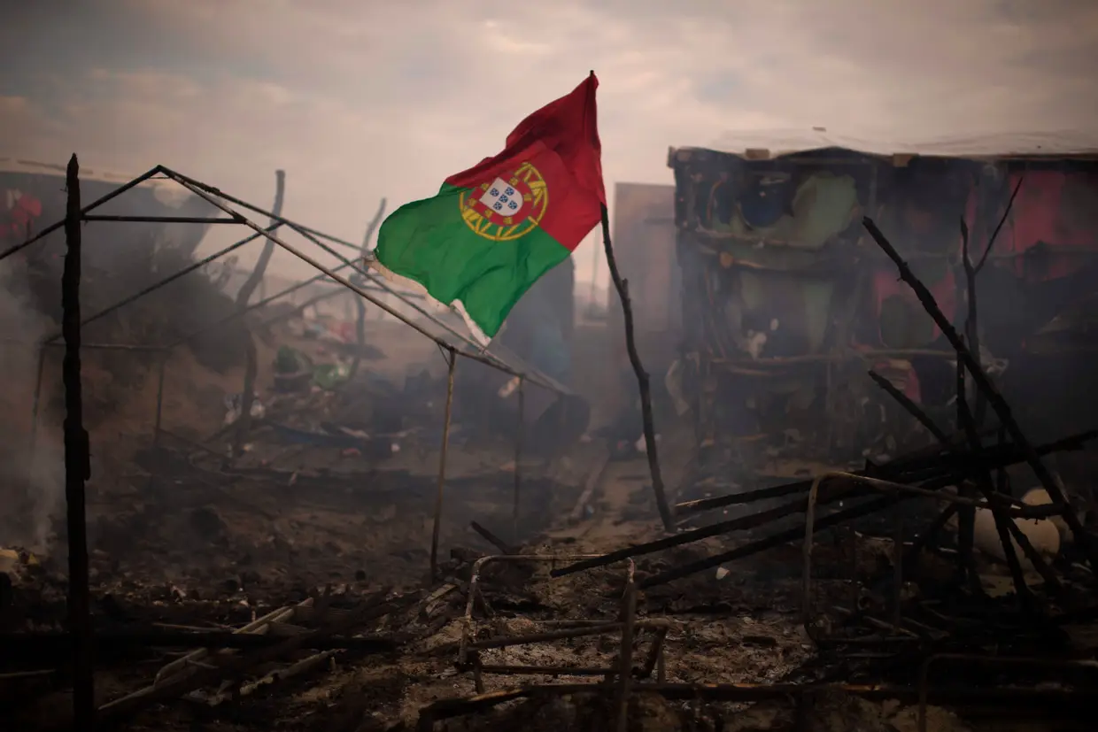 2016 marcou o adeus à 'selva' de Calais, um acampamento improvisado para refugiados num terreno baldio da pequena cidade francesa. Foi casa temporária para milhares de migrantes.