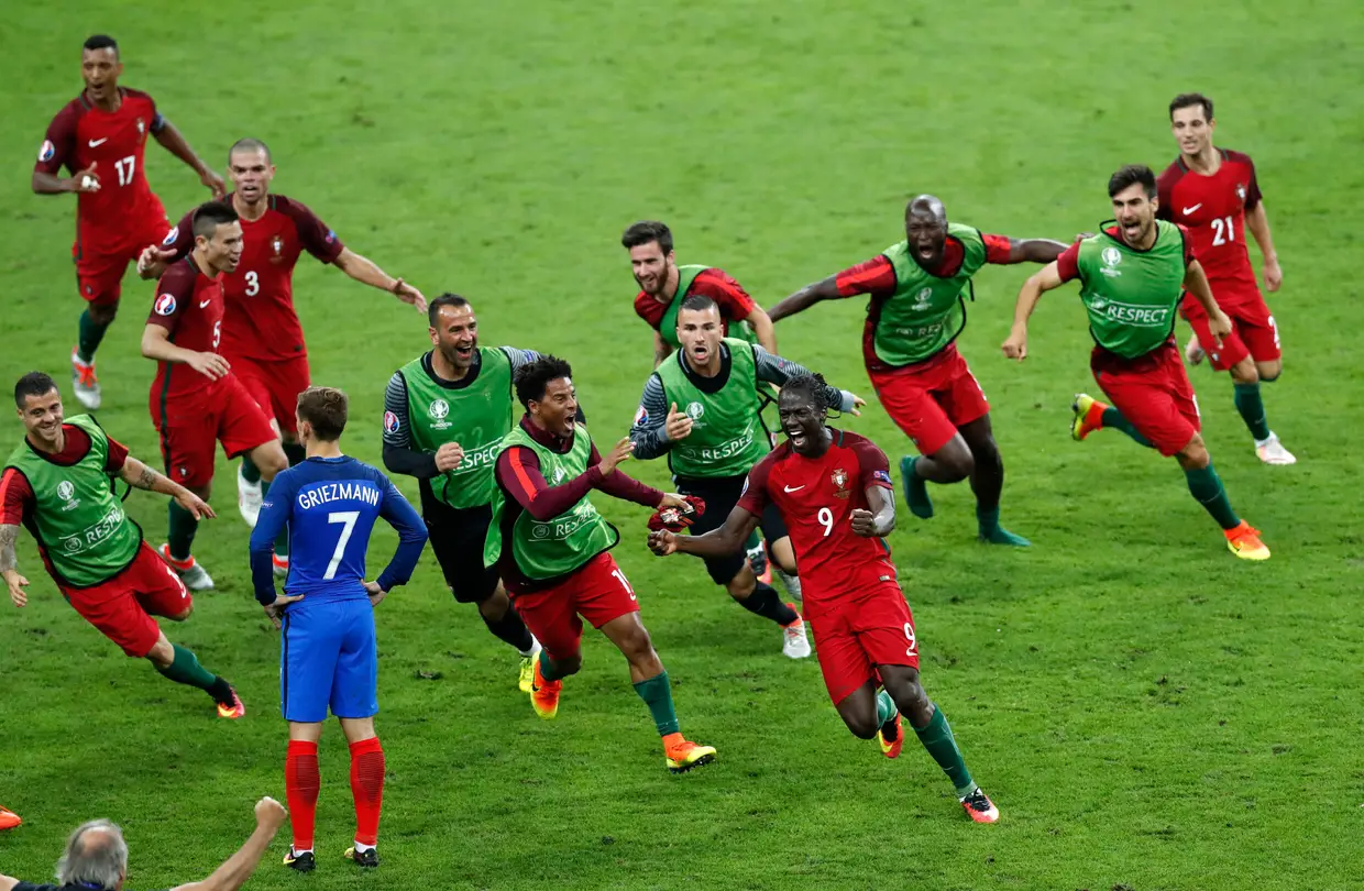 No jogo de todas as decisões, frente à seleção anfitriã, os bravos guerreiros souberam sofrer e vencer. Foi ao 109º minuto de um jogo emotivo e histórico. O mais criticado de todos deu a Portugal o tão ansiado 'caneco'. Éder foi um dos 23 heróis que contribuíram para a primeira conquista de um troféu internacional pela seleção principal portuguesa. 23 heróis dentro de campo, porque fora dele foram muitos mais.