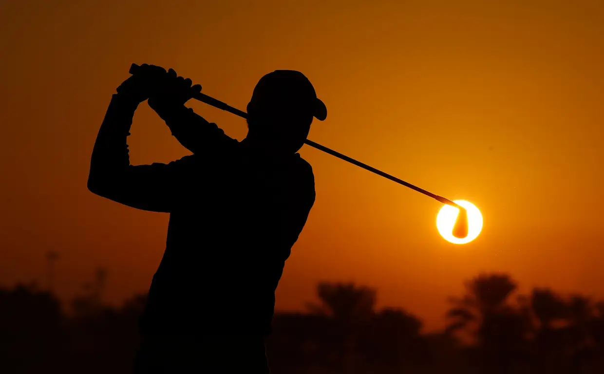 Instantes do torneio de golfe de Abu Dhabi, nos Emirados Árabes Unidos.