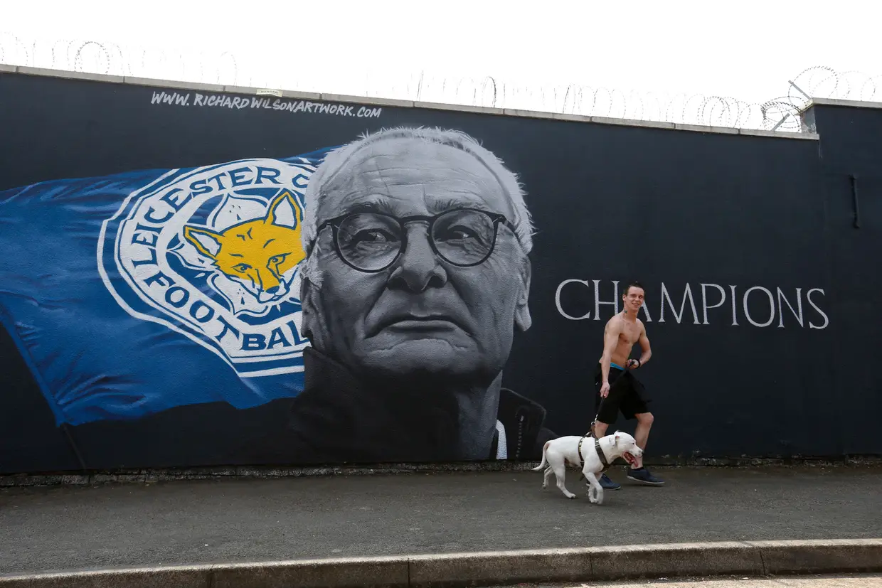 No futebol, 2016 testemunhou vários sonhos que se tornaram realidade. Um deles aconteceu em Inglaterra e quase parece um conto de fadas. O Leicester sagrou-se campeão inglês pela primeira vez na sua história depois de, na temporada anterior, se ter salvo da descida à 2ª divisão por escassos pontos. Ao leme desta caminhada heróica, um treinador que será para sempre idolatrado na cidade inglesa: o italiano Claudio Ranieri.