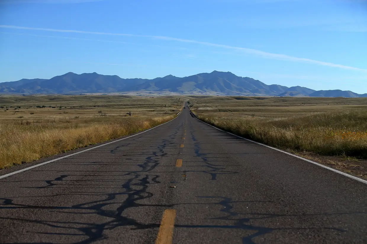A autoestrada 82 no estado de Arizona, EUA.