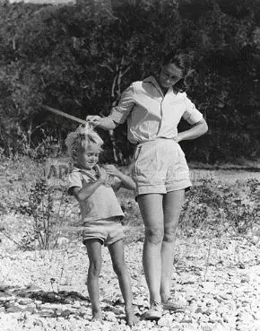 Jane Goodall com o filho Hugo Louis.